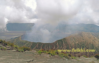 mendaki gunung batok