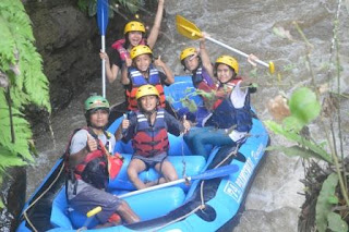 arung jeram bogor sungai kalibaru