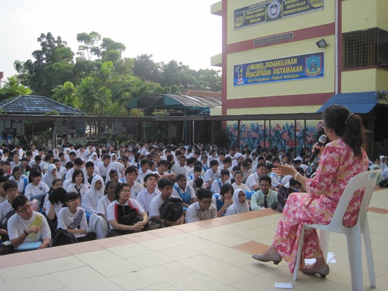 Sehari dalam Sejarah . . .: TAKLIMAT MOTIVASI OLEH PN 