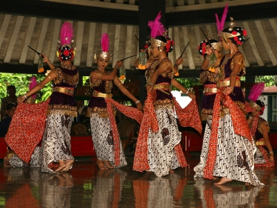 TARI SERIMPI dari YOGYAKARTA