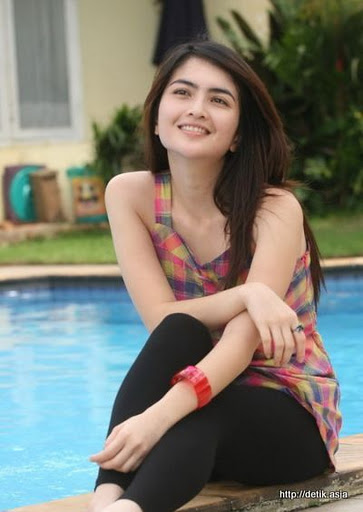 ARTIS-ARTIS CANTIK INDONESIA: IDA AYU KADEK DEVI