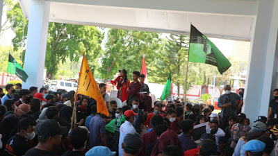 Aliansi Kelembagaan Mahasiswa Kolaka Gelar Aksi 11 April, Ketua DPRD : Semua Tuntutan Kami Terima