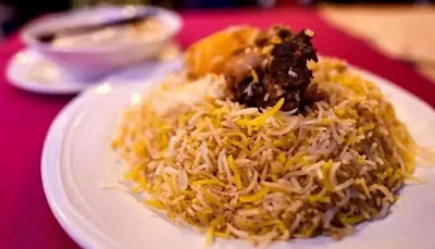 Why should anyone travel to Kolkata?