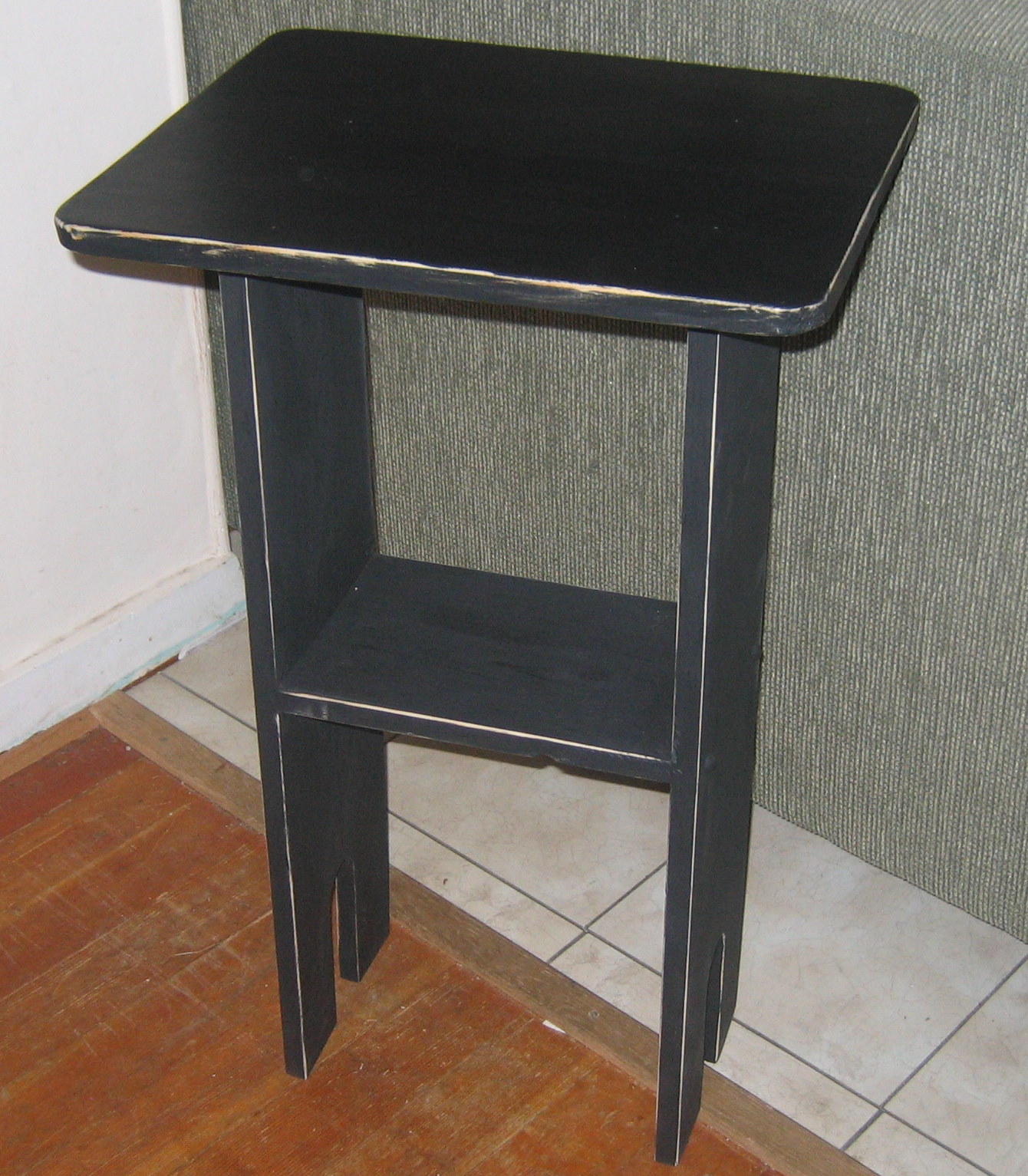 Full Circle Creations: Primitive End Table...