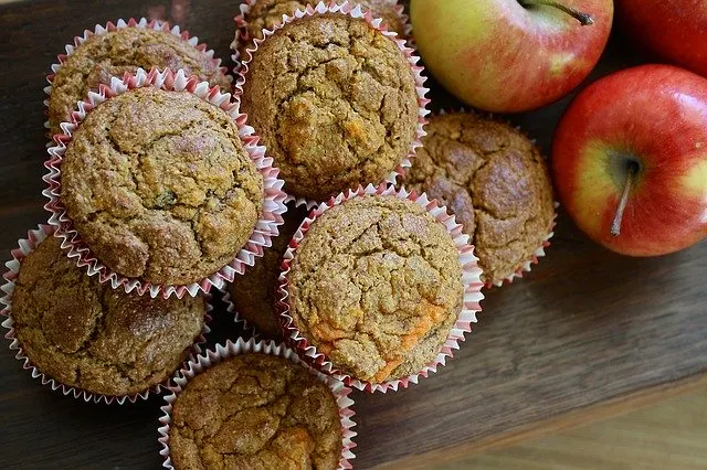 How to Make Apple and Nuts Muffins | Quick-Spice.com | Food hack