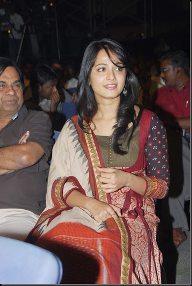 anushka-latest-stills-2