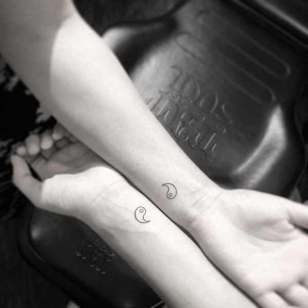 estes_completar_yin_yang_tatuagens_de_pulso