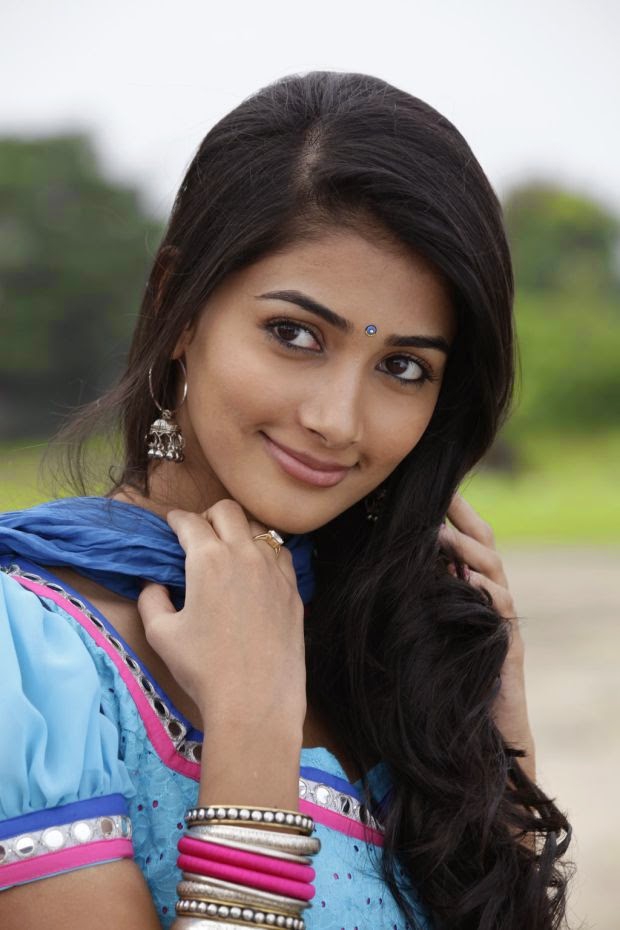 pooja hegde pics in suit