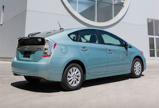 2012 Toyota Prius Plug-in Hybrid Pictures