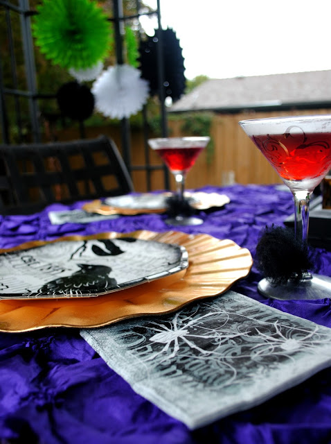Halloween outdoor dessert party by Fizzy Party