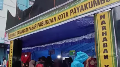 Masyarakat Antusias Berburu Takjil di Pasa Pabukoan