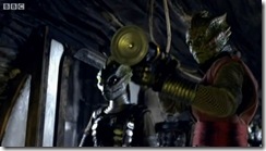silurian-woman-gun