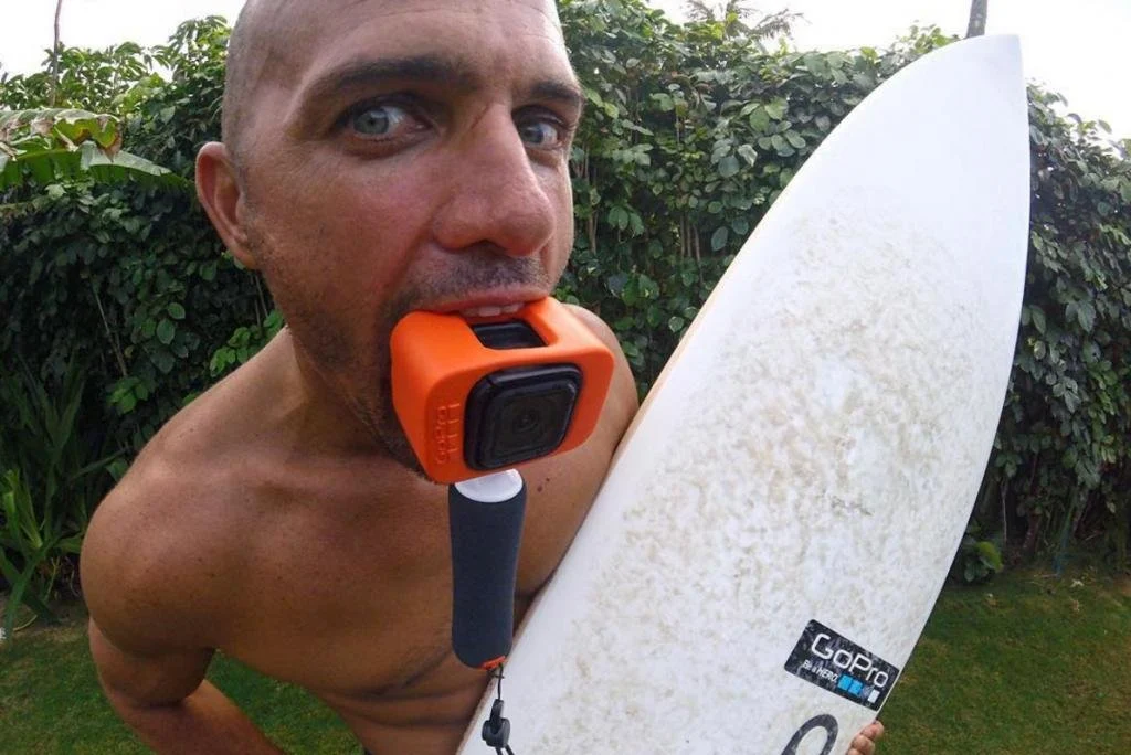 Kelly Slater saves family from rogue wave