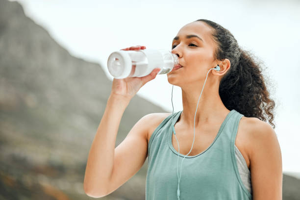 It is a well-known tradition to get up early in the morning and drink water. It has also been scientifically confirmed that drinking water on an empty stomach is extremely beneficial for health. Making it a habit in daily life can help prevent many dangerous diseases.