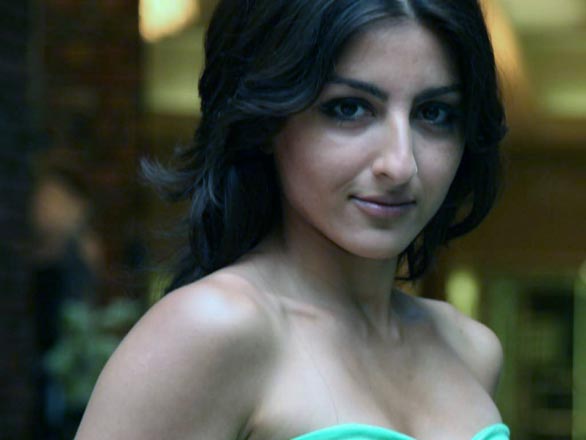 Download this Soha Ali Khan Hot Sexy picture