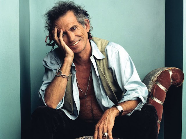 Keith Richards celebra 30 anos de lançamento do álbum Talk Is Cheap com edição especial incluindo 6 faixas bônus 