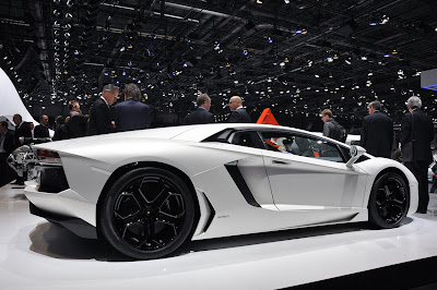 Lamborghini on Lamborghini Aventador Lp700 4   Cool Car Wallpapers