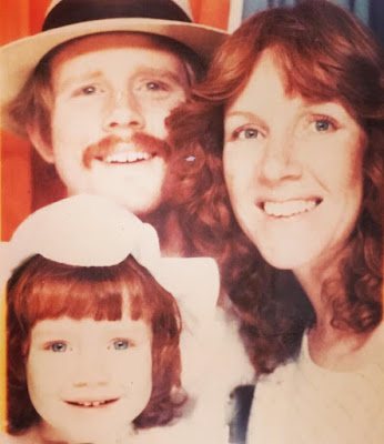 Bryce Dallas Howard with her parents at 3 years old age