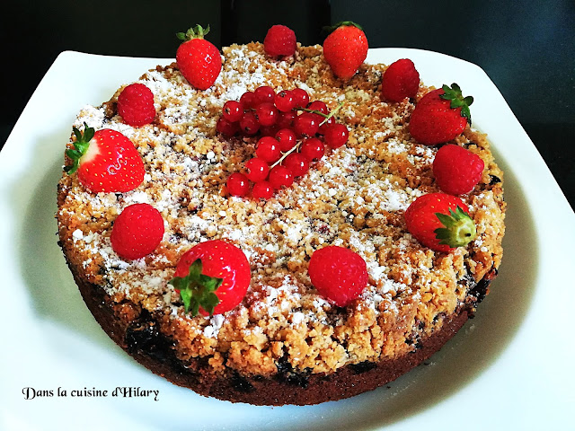 Crumb-cake gourmand aux fruits rouges - Dans la cuisine d'Hilary