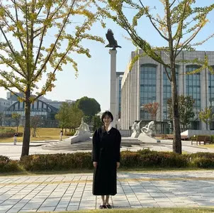 박규영 과사 - 연대 졸업 사진 모습