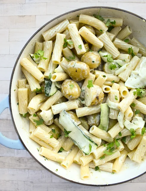 creamy courgette & potato pasta in a pan.