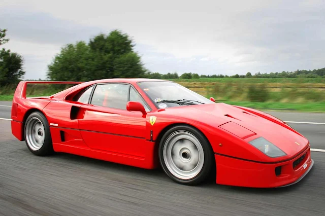 FERRARI F40 esportivo