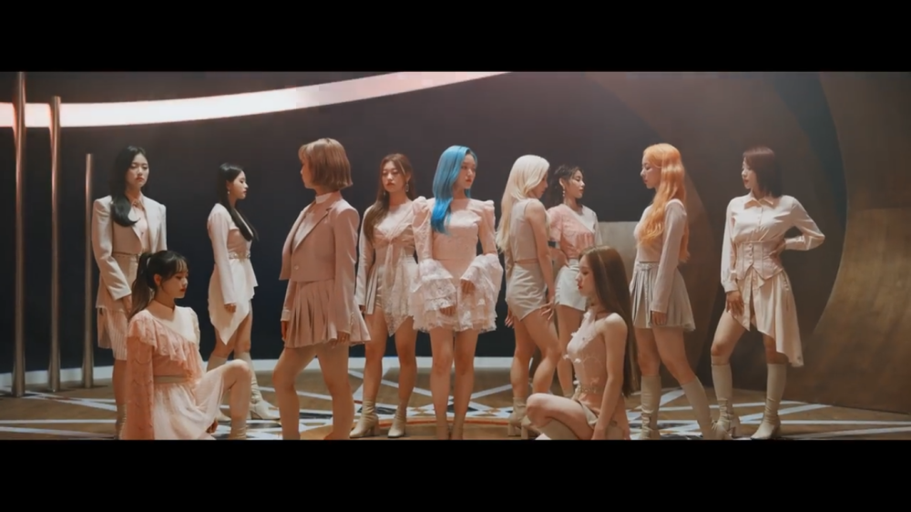 LOONA Shines Like a Star in the 'Star' MV
