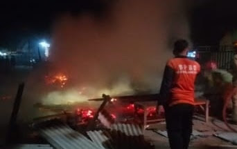 Terjadi Kebakaran di Warung Bakso Milik Supriadi (40) Warga Desa Kendal Sari Sumobito Jombang