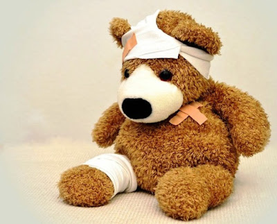Gambar Lucu Boneka Teddy Bear Lagi Sakit 1006