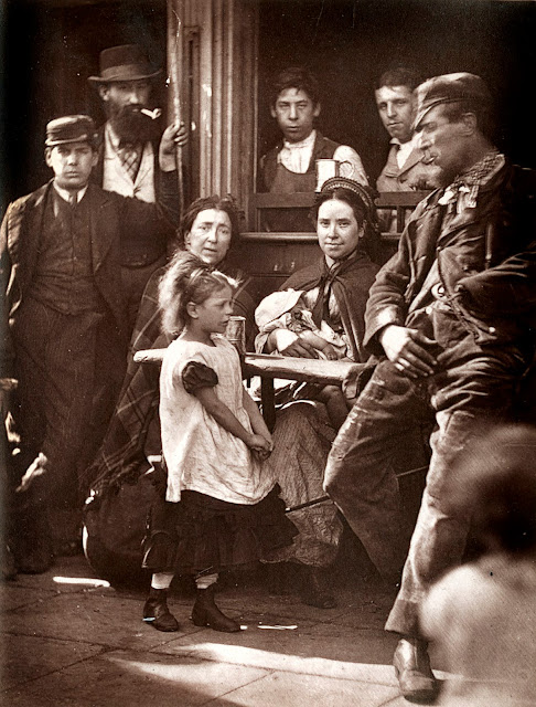 Fotografías de la vida en las calles de Londres en 1887