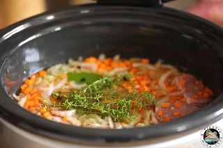 Bouillon de bœuf fait maison à la mijoteuse