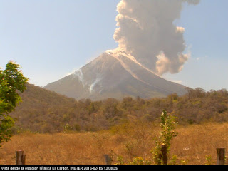 Explosion sur le volcan Momotombo, 15 février 2016 après-midi