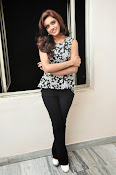 Vithika sheru latest glam pics-thumbnail-29