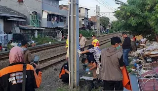 Man from Palembang dies after being hit by train in West Jakarta