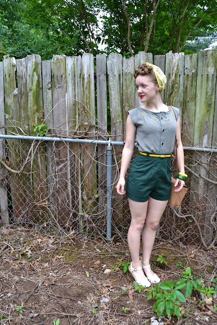 Flashback Summer- Yellow Tulips 1940s outfit, Butterick 9779