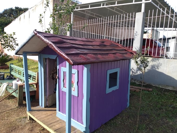 Usuários de drogas e vândalos obrigam moradores a desmanchar casinha de crianças em praça no Jardim do Bosque