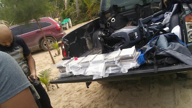 D.N.C.D detiene embarcación con 17 paquetes de un polvo blanco presumiblemente cocaína en samana