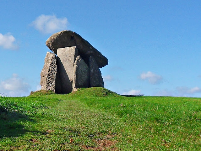 5000 year old Trevethy Quoit, Cornwall
