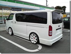 toyota-hiace1