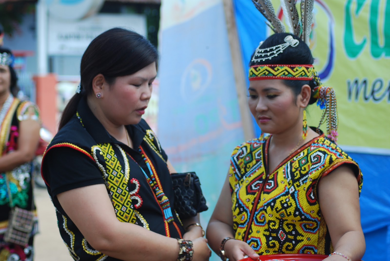MICHELL EKO HARDIAN Asal Usul Suku Dayak Kalimantan 