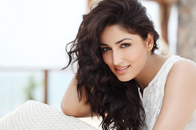 YAMI GAUTAM  HD AND LATEST WALLPAPER FREE DOWNLOAD  24