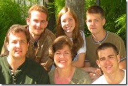 Ellis_Family_preferred-477x355