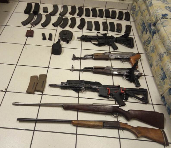 GN asegura armamento y detiene a dos personas en Baja California