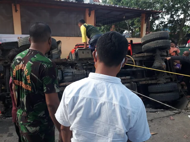 2 Bocah Tertimpa Dump Truk Bermuatan Pasir