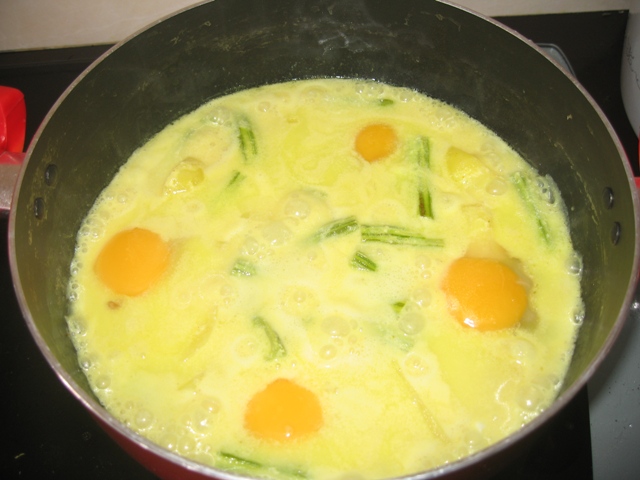 Dari Dapur Ezzah: Telur Itik Masak Dal Dengan Buah Batang 