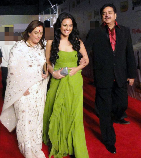  Sonakshi Sinha Familly Photos