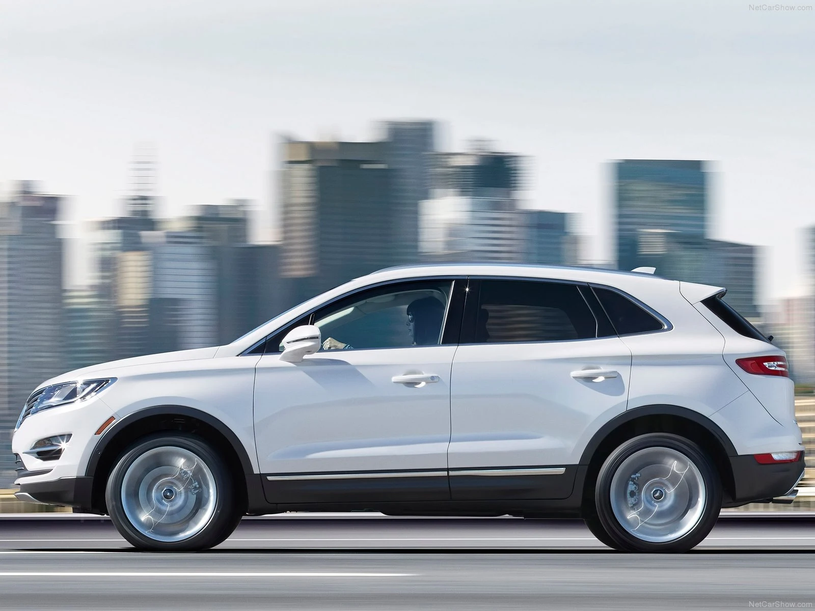 Hình ảnh xe ô tô Lincoln MKC 2015 & nội ngoại thất