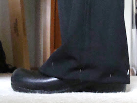 Hemming pants accurately by measuring length with shoes on