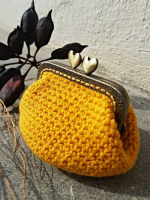 https://laventanaazul-susana.blogspot.com.es/2016/10/191-monedero-con-boquilla-crochet.html