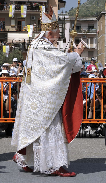 Pope Benedict XVI vestments